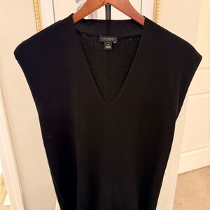 Ann Taylor Black V-Neck Sleeveless Top